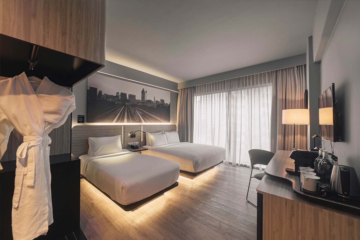 Deluxe Triple Room – Friends don’t let friends sleep on the floor.